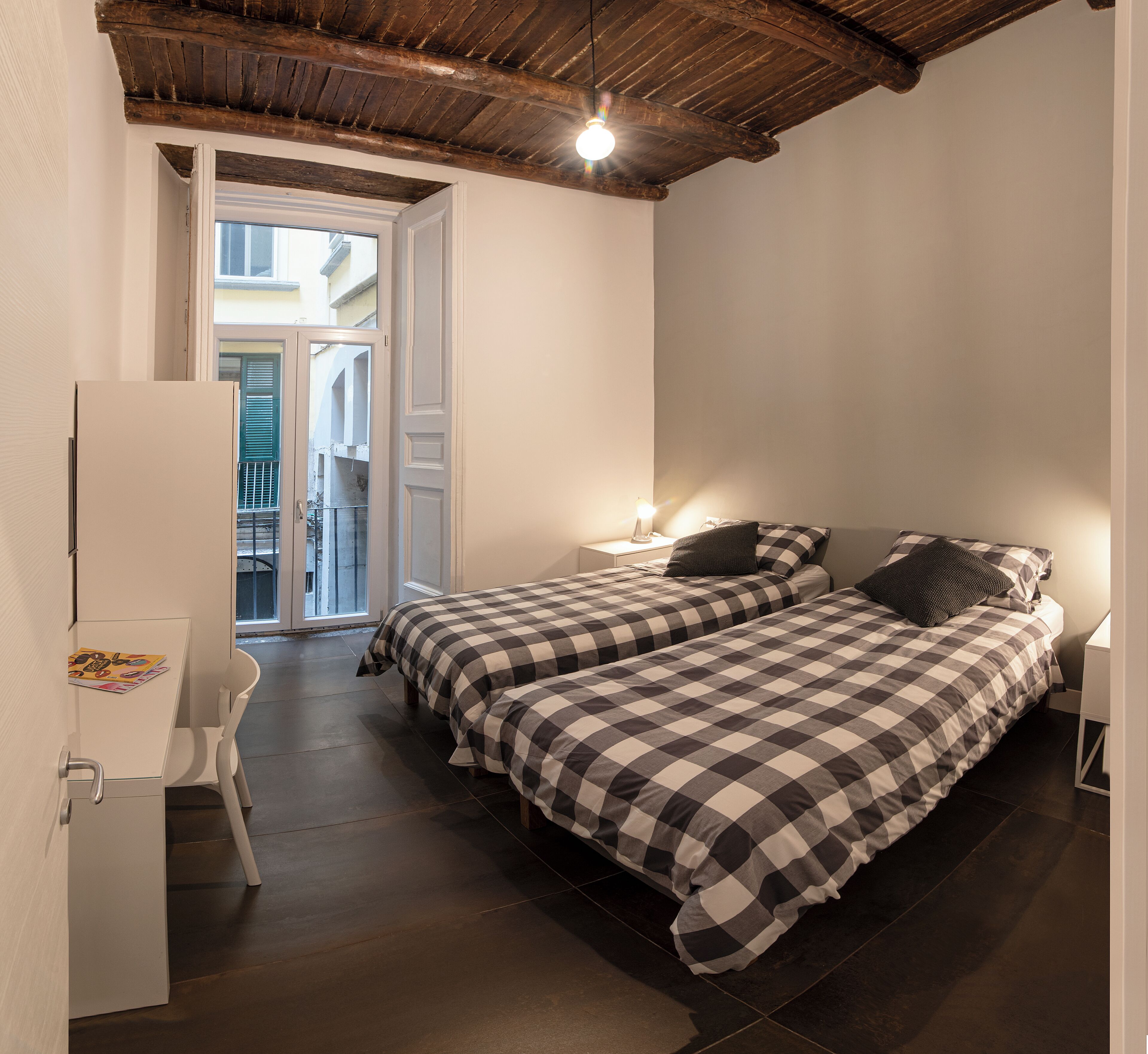 3 chambres, fer et planche à repasser, Wi-Fi, draps fournis