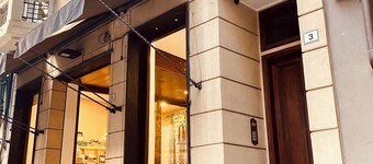 Charming Albenga apartment with A/C, Wi-Fi,near city attractions public trans


