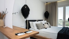 2 chambres, fer et planche à repasser, lit de bébé portatif