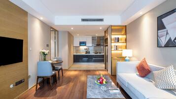 Deluxe Twin Room, City View | Egyptian cotton sheets, premium bedding, down comforters, pillowtop beds