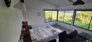 1 bedroom, iron/ironing board, WiFi, bed sheets - Sky Studio Panoramic Volcano Views (San Rafael de Vara Blanca)