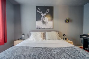 1 chambre, fer et planche à repasser, lit parapluie, Wi-Fi gratuit