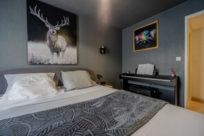 1 chambre, fer et planche à repasser, lit parapluie, Wi-Fi gratuit