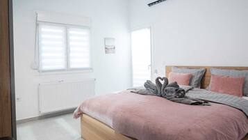 2 chambres, fer et planche à repasser, Wi-Fi, draps fournis