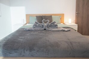 2 bedrooms, iron/ironing board, WiFi, bed sheets - Appartement Sky (Peraia)