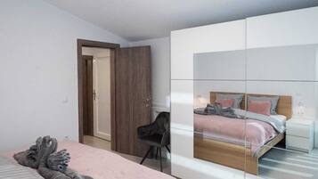 2 chambres, fer et planche à repasser, Wi-Fi, draps fournis