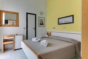 Double Room, 1 Double Bed | In-room safe, desk, free WiFi, bed sheets - Hotel Villa Merope (Rimini)