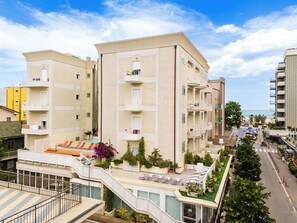 Vista frontal de la propiedad