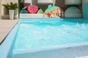 Piscine extérieure (ouverte en saison)