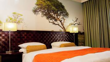 Premium bedding, Select Comfort beds, minibar, laptop workspace