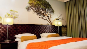 Premium bedding, Select Comfort beds, minibar, laptop workspace