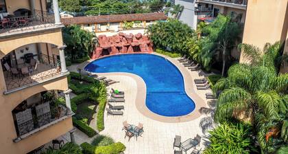 Spacious 2-BR Condo in the heart of Tamarindo!