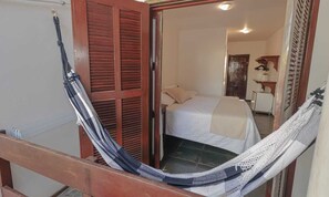 Comfort Quadruple Room, Balcony | Desk, blackout drapes, iron/ironing board, free WiFi - Pousada guaratiba (Prado)