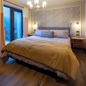 Deluxe Room, Patio, Courtyard View | In-room safe, free WiFi - Casa Cecilia Santiago (Santiago)