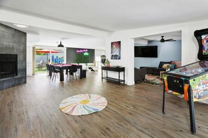 Spielezimmer