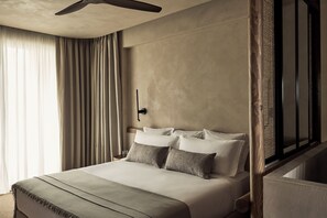 Standard-huone, 1 suuri parisänky | Minibaari, työpöytä, ilmainen Wi-Fi, vuodevaatteet