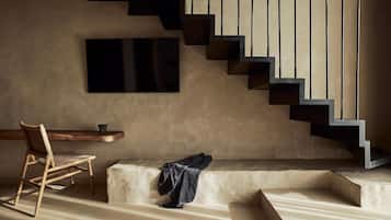 Suite (Loft) | Minibar, desk, free WiFi, bed sheets