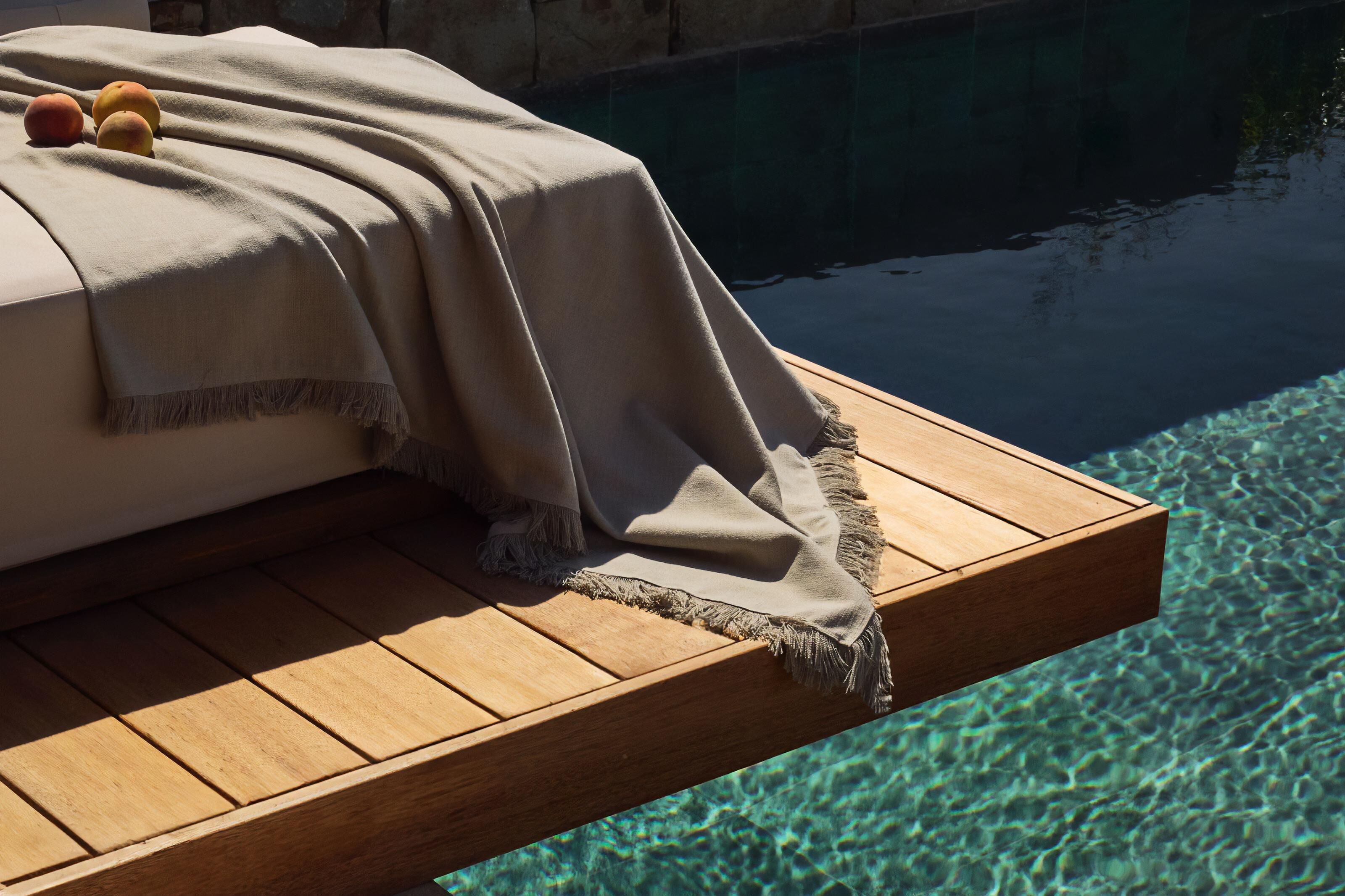 Minibar, desk, free WiFi, bed sheets