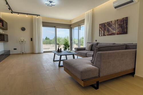 Blending serene surroundings with luxurious comfort
