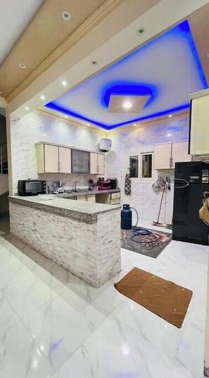 Private kitchen - Villa Daily Rent Cing Mariot (Iking Maryut)