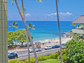 Beach nearby - Ocean View Retreat With Pool and Sauna - Top Floor (Kailua-Kona)