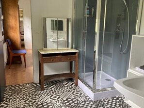 Shower, hair dryer, towels, toilet paper - La Maison du Golf Dieppe-pourville Pour des Vacances sur la Côte D'albâtre (Dieppe)