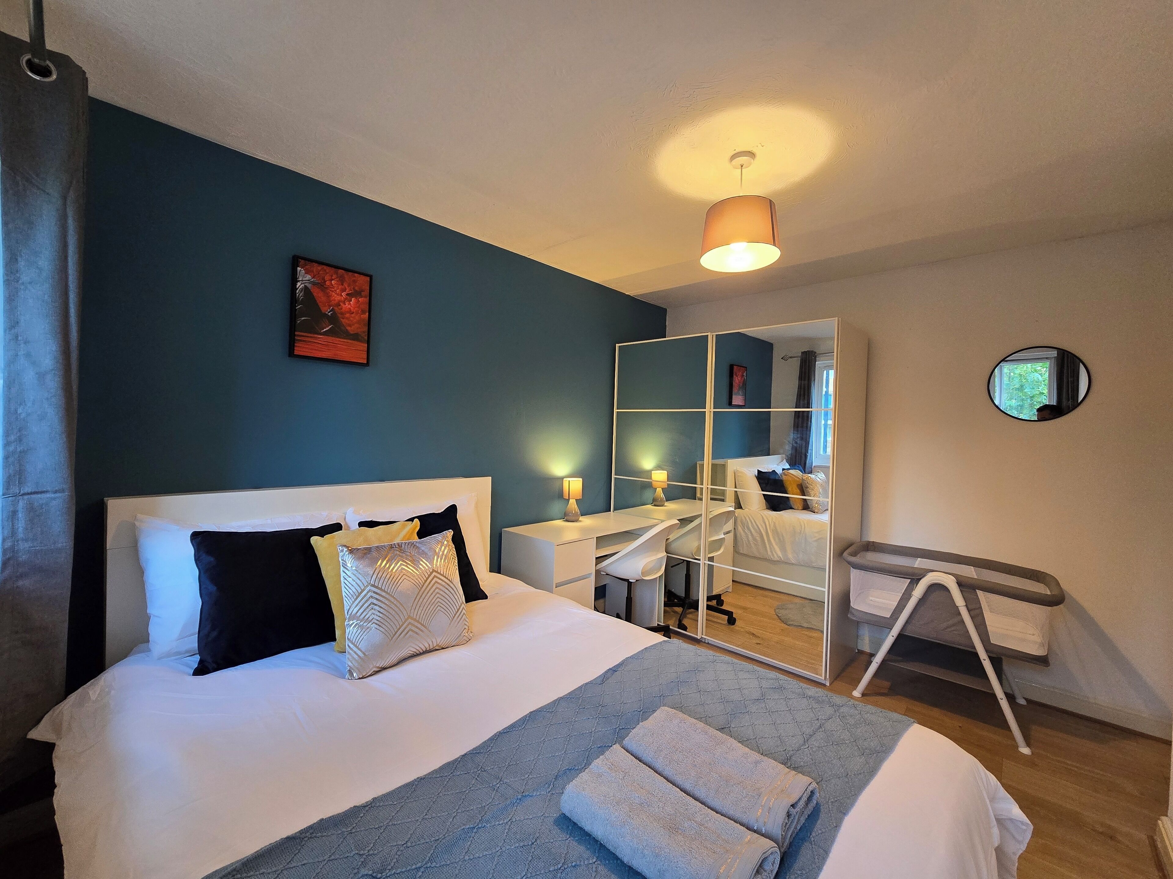 4 Schlafzimmer, Bügeleisen/Bügelbrett, WLAN, Bettwäsche