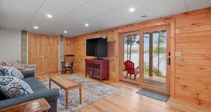 Private Lakefront - Luxury Log House