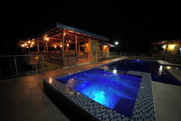 Outdoor pool - Eco hotel Guaduales (Pereira)