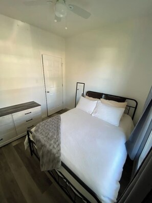 1 chambre, fer et planche Ă repasser, Wi-Fi, draps fournis
