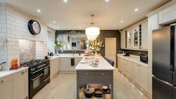 Villa | 8 bedrooms, Internet