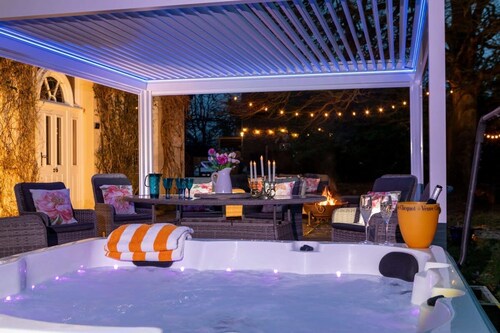 Luxury Georgian Country House With Hot Tub