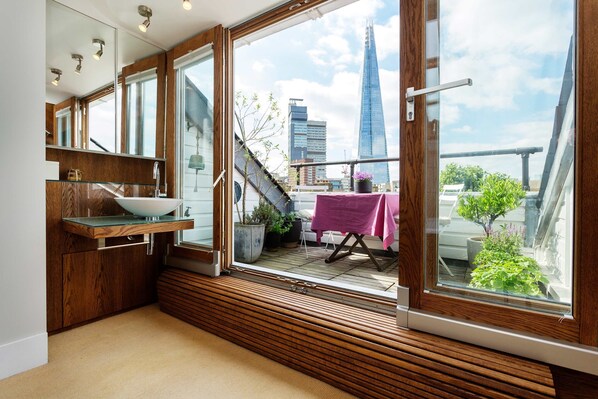 Apartment - Luxurious Leather Warehouse (London)