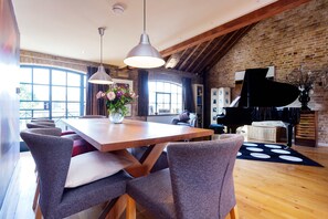 Apartment | 1 bedroom, Internet - Luxurious Leather Warehouse (London)