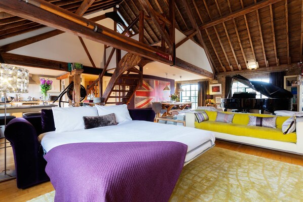 Apartment | 1 bedroom, Internet - Luxurious Leather Warehouse (London)