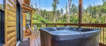 MISTY HOLLOW - AMAZING 3 Bed/3 Bath with PERFECT Location! Hot tub, Pool Table!