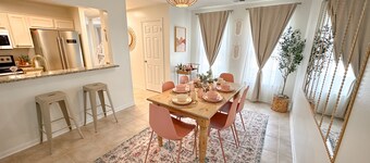 Boho Hideaway Townhome, 2br/2.5ba Near UofM/Highland Strip