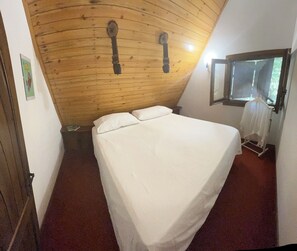 3 habitaciones, cuna de viaje y ropa de cama 