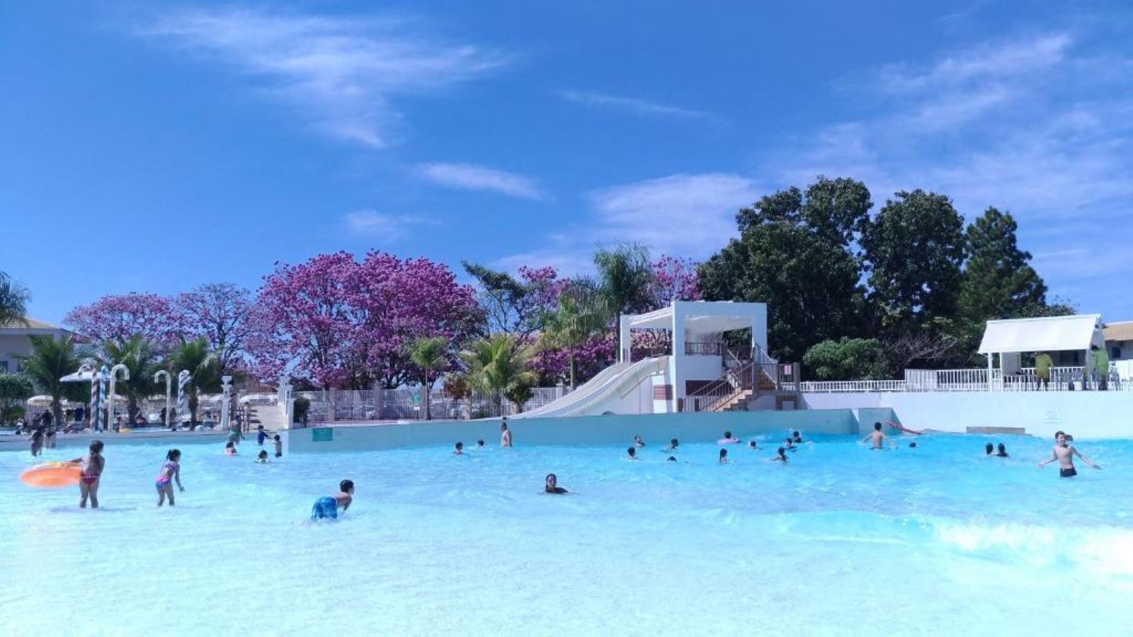 Piscina externa, piscina aquecida