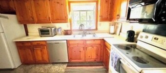 Charming 3-bedroom house in superb Aiken with AC, WiFi