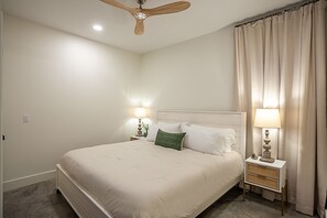 2 slaapkamers, een strijkplank/strijkijzer, gratis wifi, beddengoed