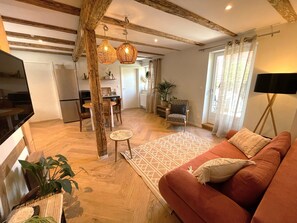 TV - Le Murier: in the heart of a farmhouse (Mittelhausbergen)