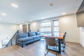 Interior - Top of the Hill Nested Loft (Seattle)
