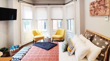 Deluxe Apartment, Patio | 1 bedroom, iron/ironing board, free WiFi