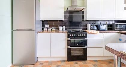 Luton Airport Guest House