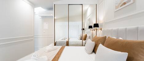 Iron/ironing board, internet, bed sheets