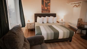 Basic Single Room, 1 Queen Bed | Free WiFi