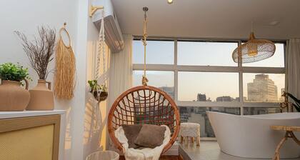 Ancestral SampaSky: bathtub and view on the 19th