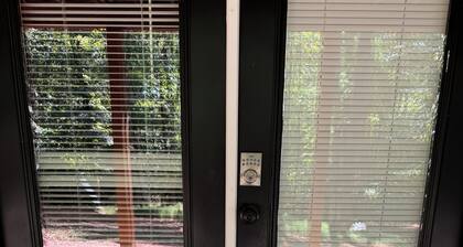 Beneath Georgia Pine apartment with AC, WiFi in lovely Lawrenceville