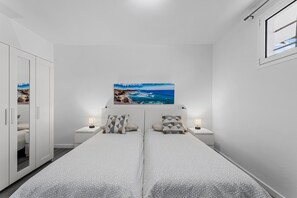 1 soverom, safe på rommet, strykejern/-brett og wi-fi (inkludert)